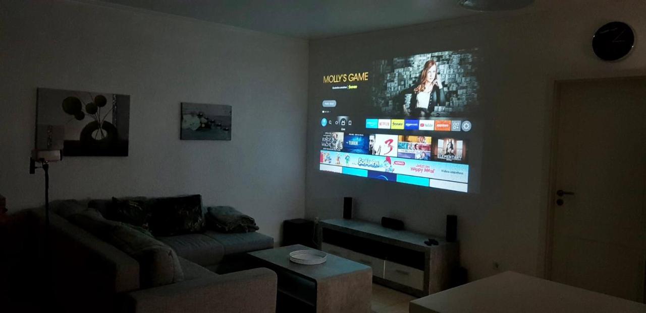 Easystay#4 Home Cinema Ferienwohnung In Kliniknaehe Mit Balkon, Boxspringbett & Netflix Bad Oeynhausen Exteriör bild
